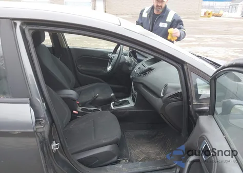 2015 Ford Fiesta Se z USA, uszkodzony, nr VIN 3FADP4EE8FM127180